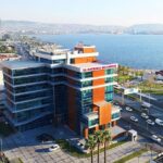 Bayraklı Belediyesi'ndeki Maaş Krizinde İş Bırakma Eylemi