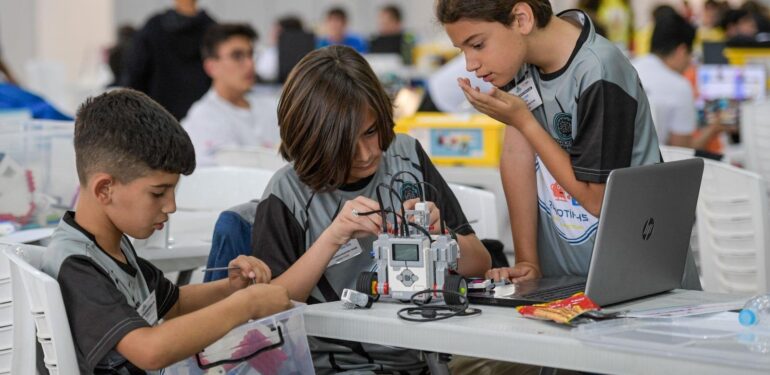 Dünya Robot Olimpiyatı Kazananları İzmir'de Belli Oldu