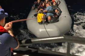 Foça Açıklarında 26 Düzensiz Göçmen Kurtarıldı