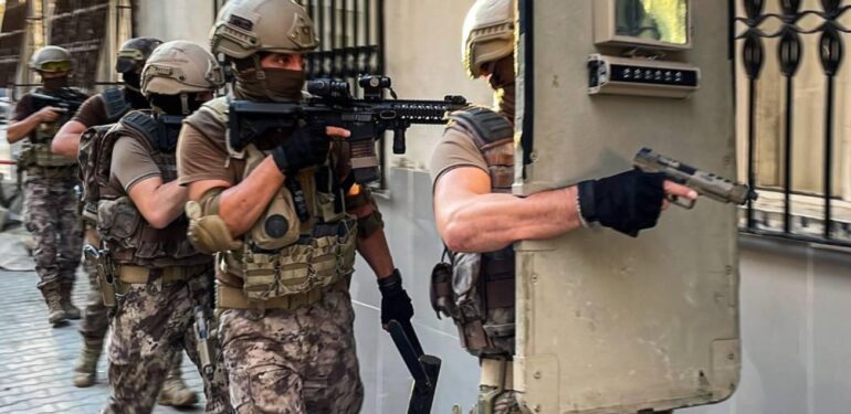 İzmir ve Ülke Genelinde Mercek-19 Operasyonları