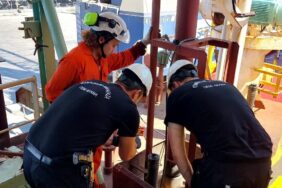 İzmir'de 40 Tonluk Kaçak Akaryakıt Operasyonu