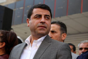Selehattin Demirtaş'ın Davada Erteleme Kararı