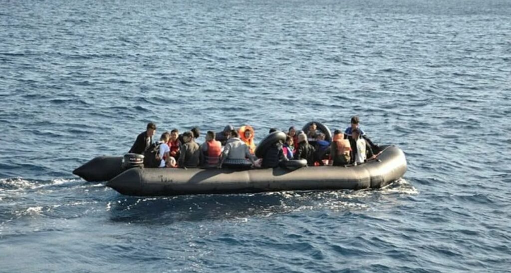 İzmir Açıklarındaki Düzensiz Göçmenler Yakalandı