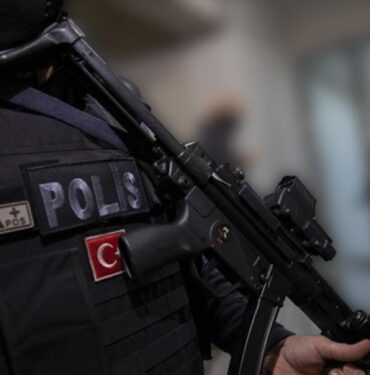 emniyet göz açtırmıyor izmirde uyuşturucu operasyonu