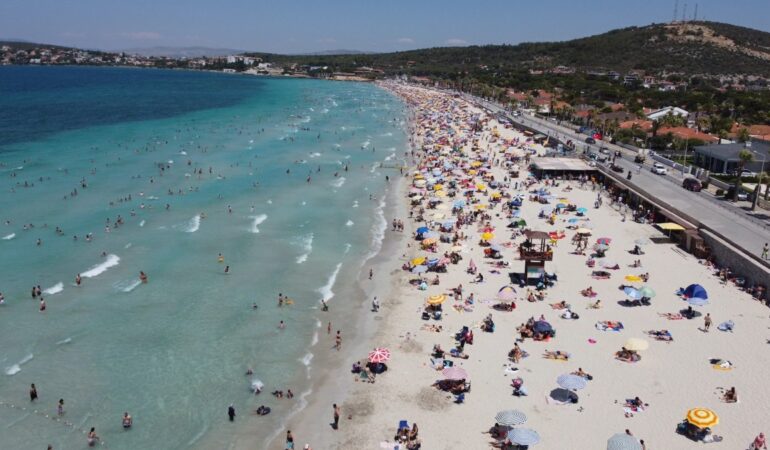 Çeşme Arife Gününden Doldu Taştı