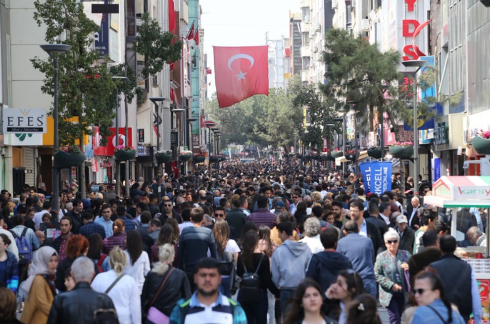 Karşıyaka'da Gelecek Planları Halkla Birlikte Yapılacak