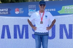 Bostanlıspor'un Deneyimli Yüzücüsünden Bir Başarı Daha