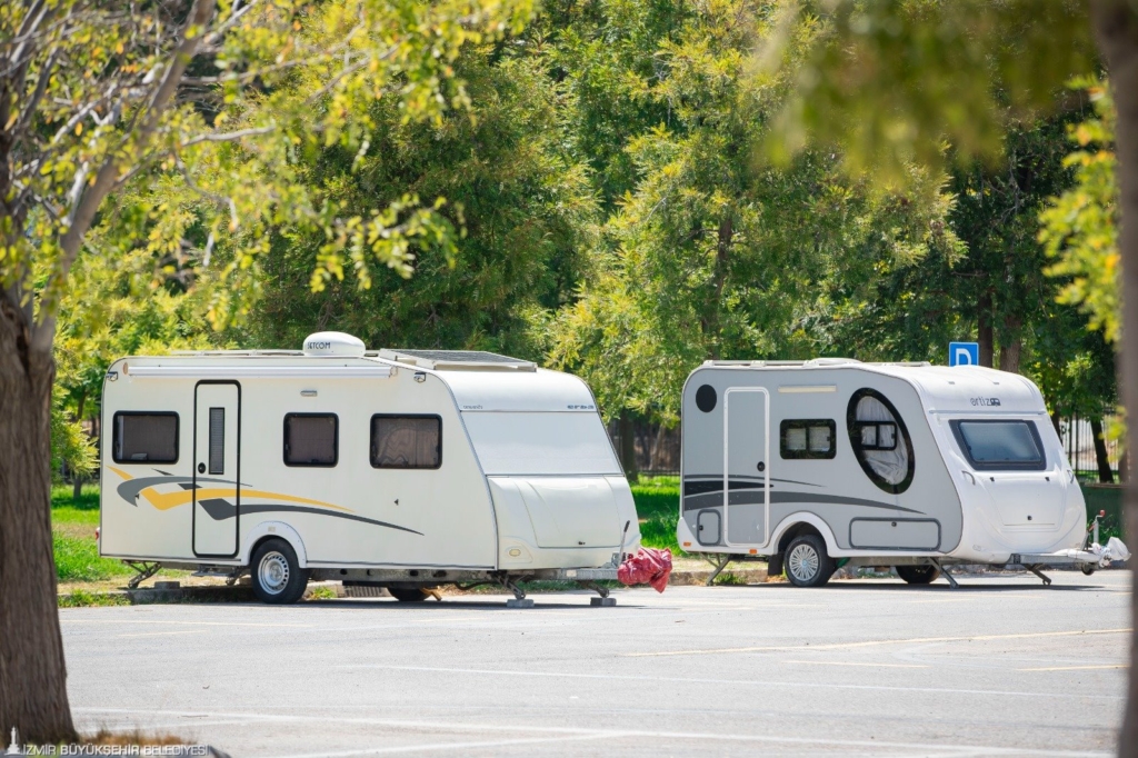 İnciraltı’nda Karavan ve Tekne Otoparkı Açıldı