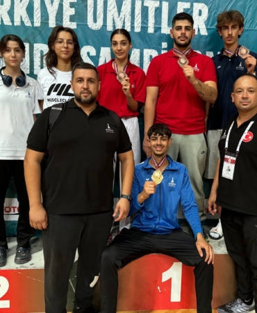 Tekvando Şampiyonası’nda İzmirli Sporculardan Madalya Yağmuru