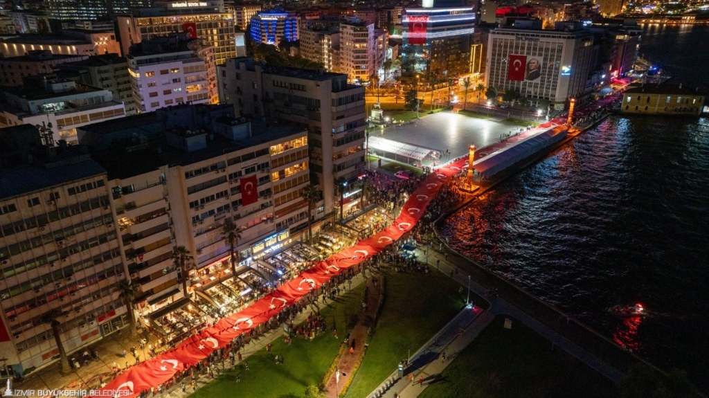 Cumhuriyet’in 101. Yılı İzmir’de Görkemle Kutlanacak