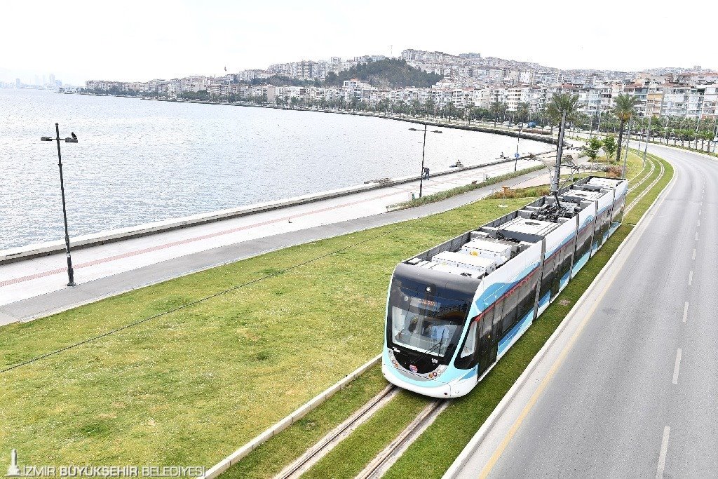 İzmir Tramvay Ağı Büyüyor 22 Yeni Elektrikli Araç İçin İhale Düzenlendi