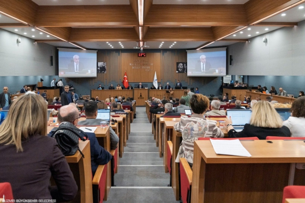 İzmir'de İhtiyaç Sahibi Emeklilere Su Faturasında Yüzde 50 İndirim