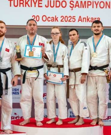 Judo Şampiyonası’nda İzmir Rüzgarı Esti