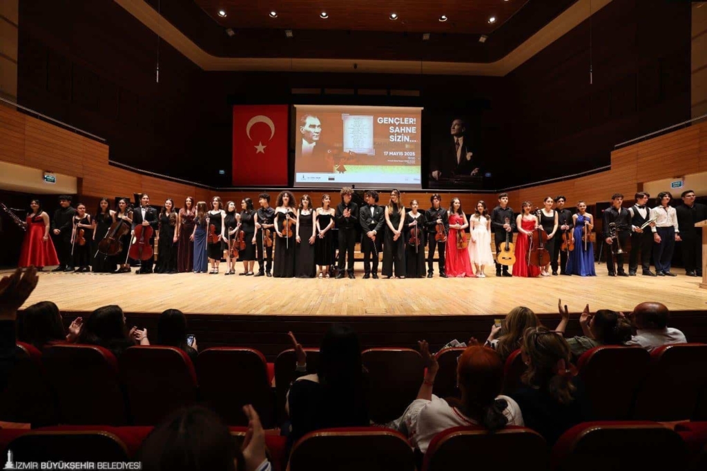 AASSM Sahnesi Genç Yeteneklerle Şenlendi