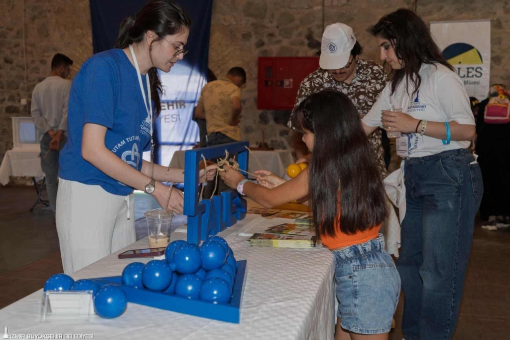 İzmir’de Matematiğin Keyifli Yüzü Keşfedildi