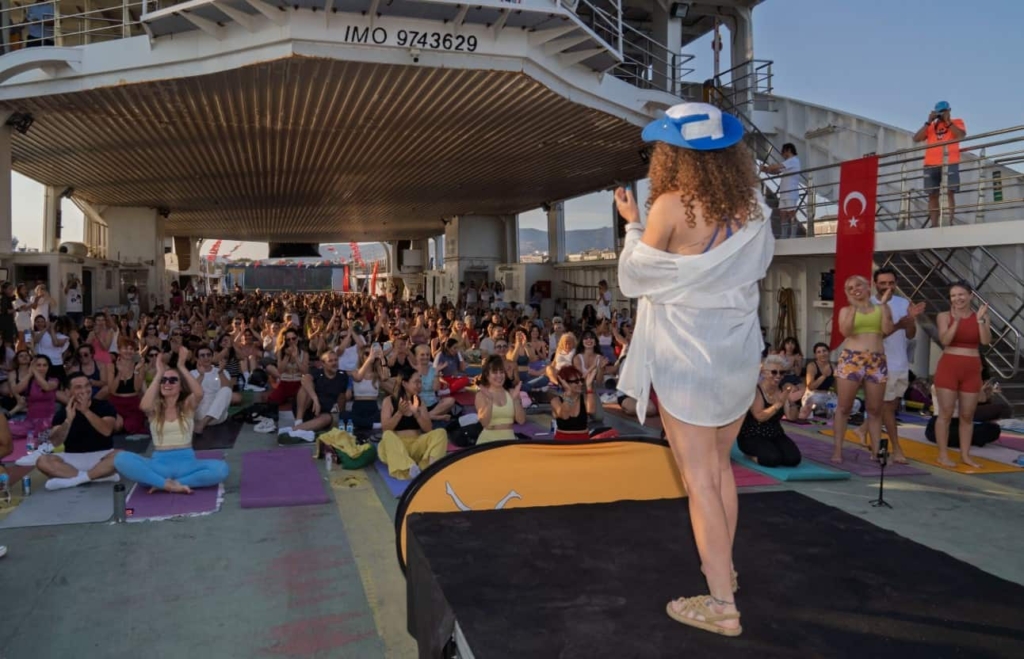 Dünya Yoga Günü’nde İzmir’den Unutulmaz Etkinlik