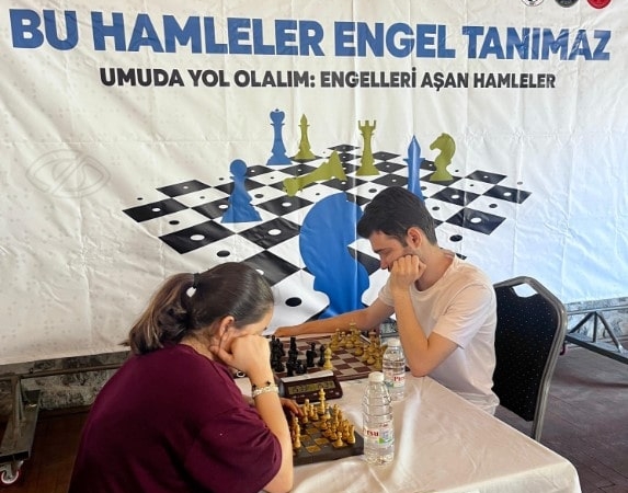 Görme Engelli Sporcular İzmir’de Satrançta Buluştu