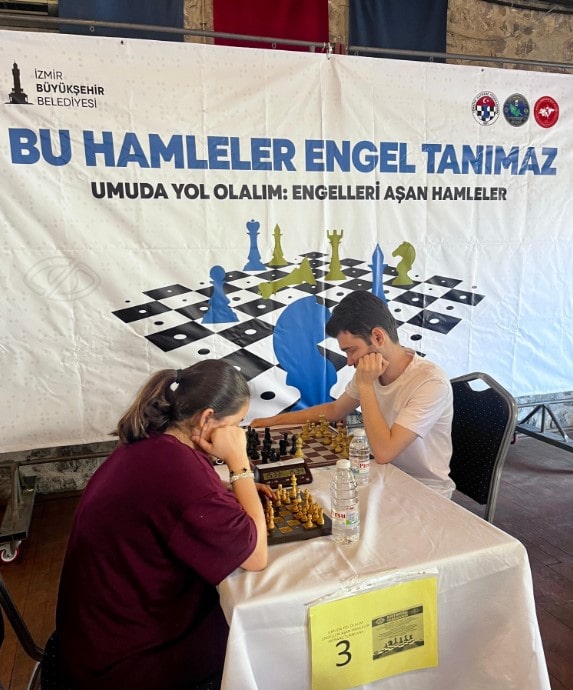 Görme Engelli Sporcular İzmir’de Satrançta Buluştu