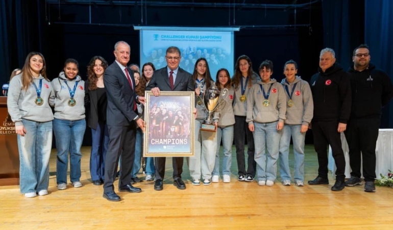 İzmir Büyükşehir, Sporda Başarıya Doymuyor