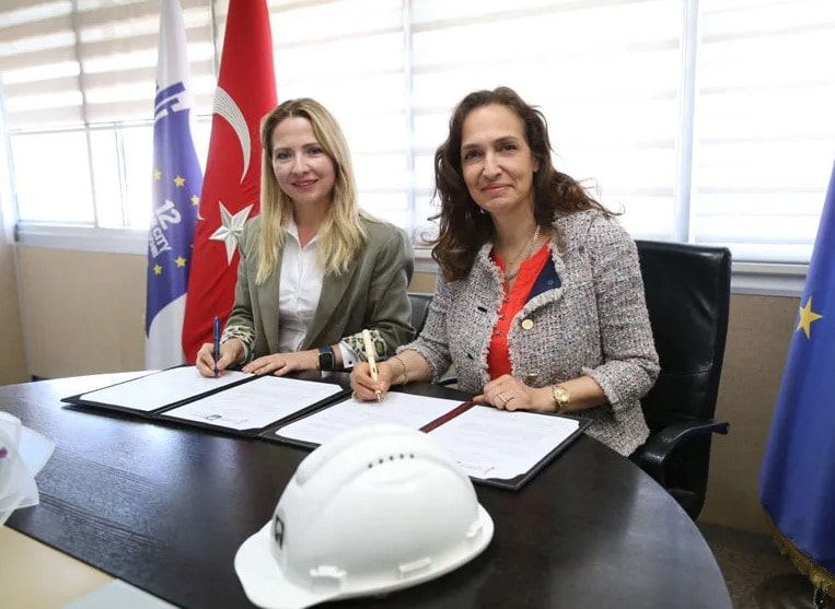Karşıyaka Belediyesi’nden Beyaz Baretli Kadınlara Destek