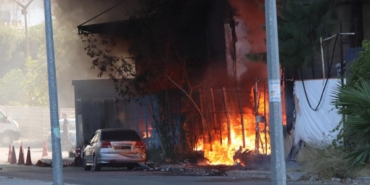 Konak’ta Hastane Yanında Korkutan Yangın