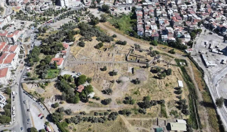 Başkan Tugay, Smyrna Kazı Alanında İncelemelerde Bulundu