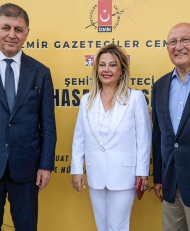 İzmir’de Hasan Tahsin Gazetecilik Ödülleri Verildi