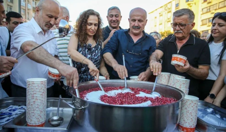 Karşıyaka’da Aşure İkramıyla Dayanışma Buluşması