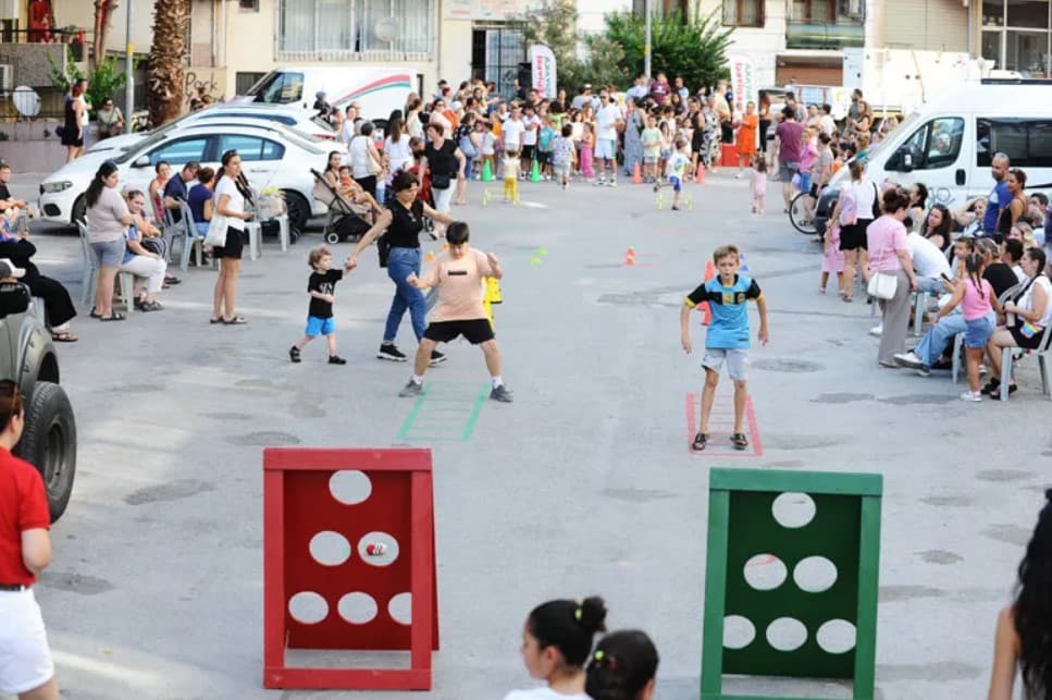 Karşıyaka’da Mahalle Olimpiyatları Coşkusu Sürüyor