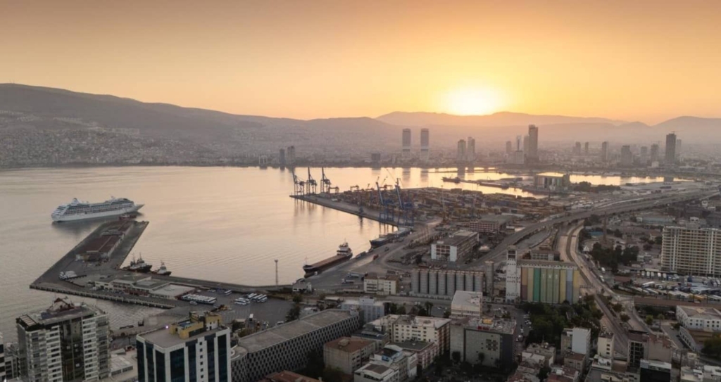 Moody’s’ten İzmir’e En Yüksek Kredi Notu