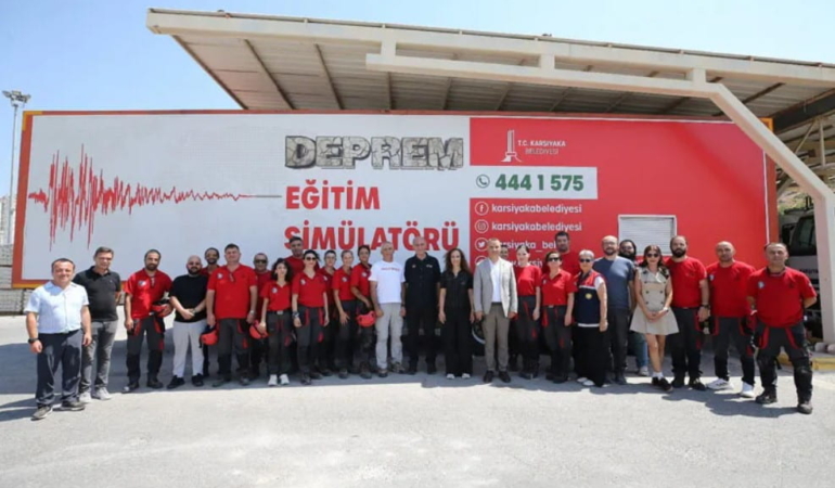 Afet Bilinci İçin Karşıyaka’da Anlamlı Anma
