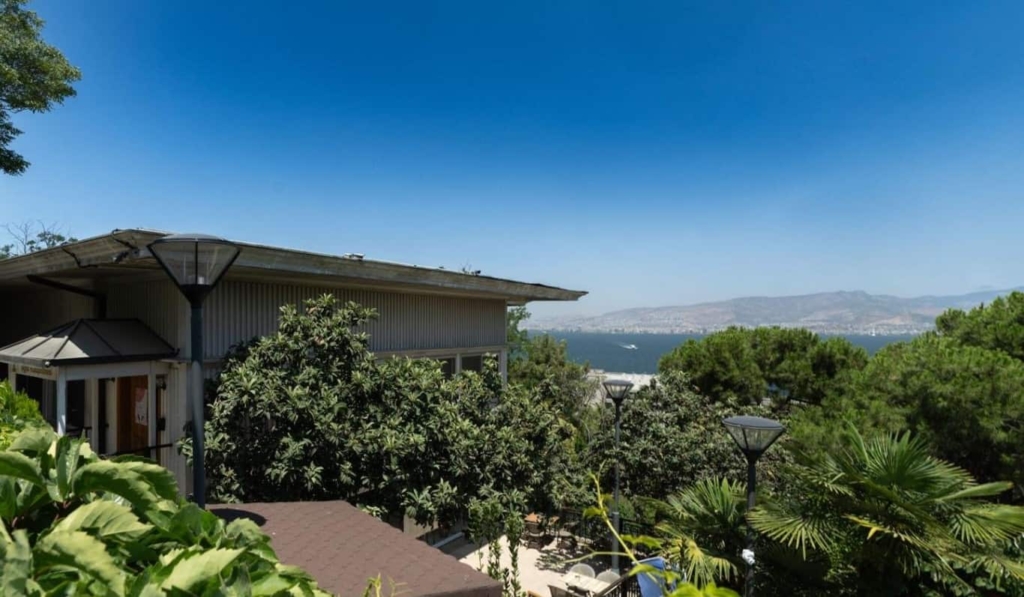 Güzel İzmir Hareketi Şato Teraslarıyla Sürüyor