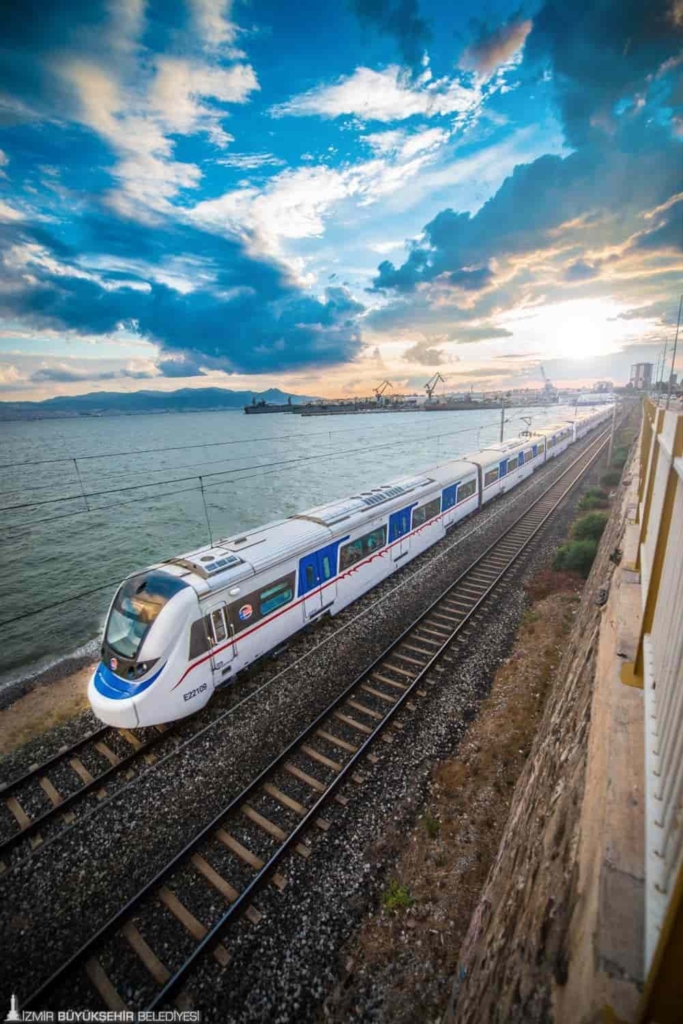 İZBAN Seferleri Tekrar Başladı