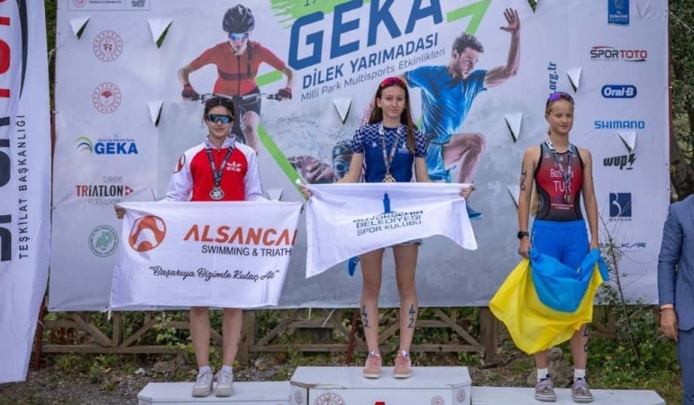 İzmir Duatlonu’nda Madalya Yağmuru