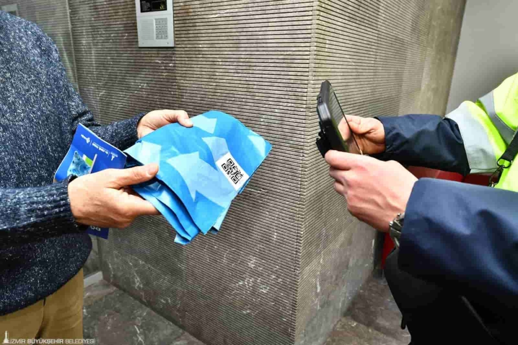 İzmir’de “Dönüşüme Evde Başla” Projesi Genişliyor