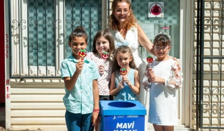 Karşıyaka’da Mavi Kapak Kampanyasına Yoğun İlgi