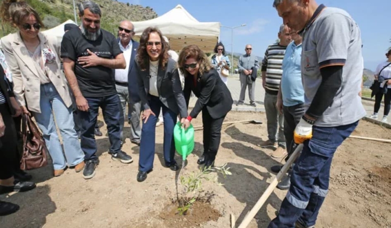 Karşıyaka’nın Geleceğine Fidanlarla Nefes