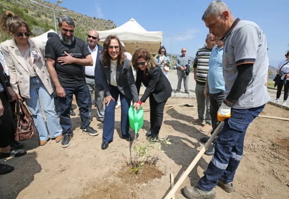 Karşıyaka’nın Geleceğine Fidanlarla Nefes