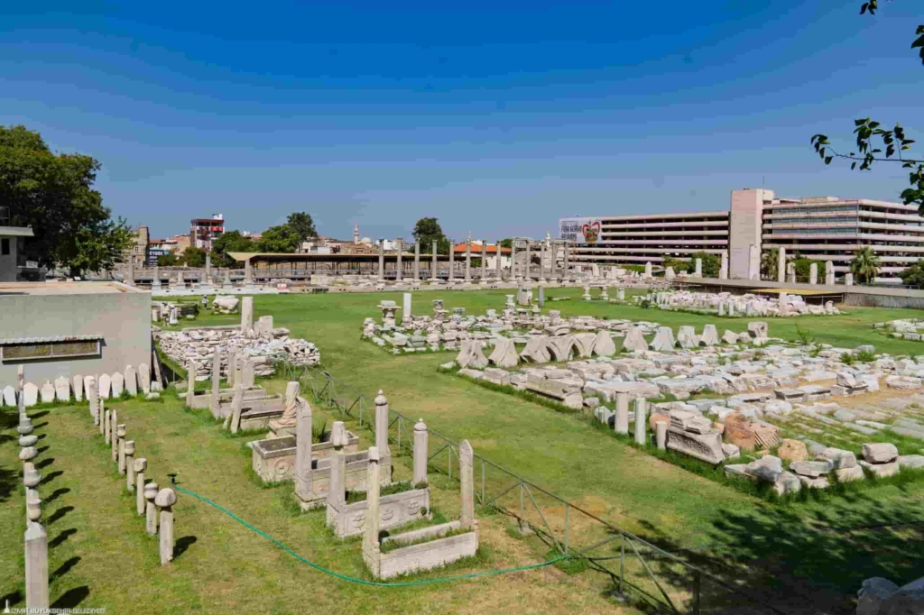 Smyrna Antik Kenti’nde Kazılara 34,5 Milyon Liralık Destek