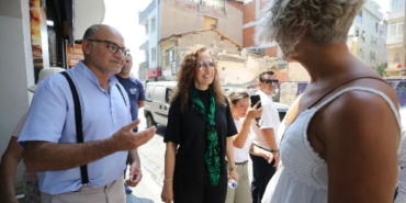 Yıldız Ünsal'dan Karşıyaka'da Esnaf Ziyareti