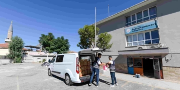 İzmir Büyükşehir’den Okullara Hijyen Seti Desteği Sürüyor