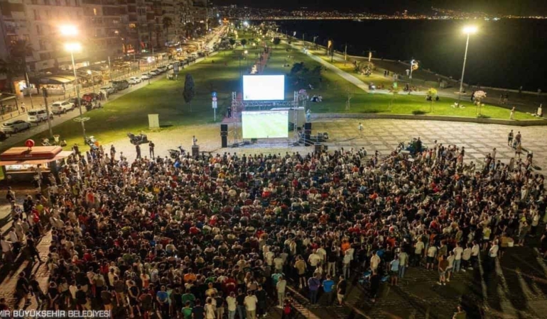 İzmir’de EuroBasket Heyecanı Dev Ekrana Taşınıyor