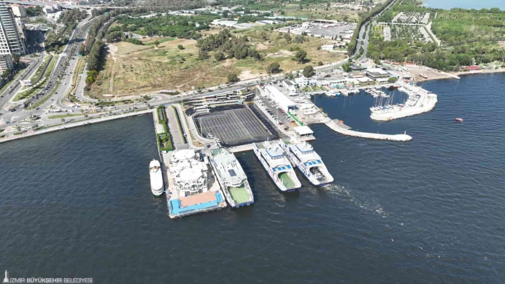 Üçkuyular Feribot İskelesi’nde Bakım Çalışması