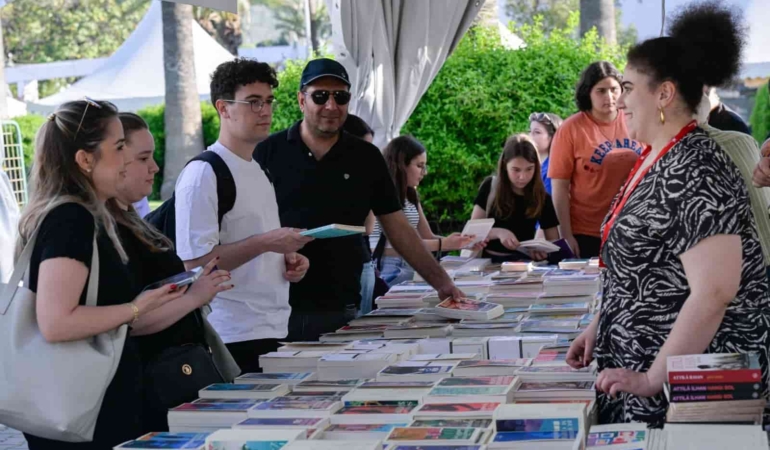 İZKİTAP ve Uluslararası Edebiyat Festivali Başlıyor