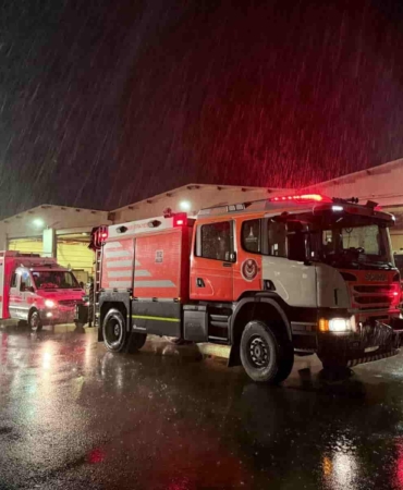 İzmir Büyükşehir Belediyesi’nden Sındırgı Depremine Destek