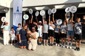 İzmirli Çocuklar İngilizceyi Hayvan Dostlarıyla Öğreniyor