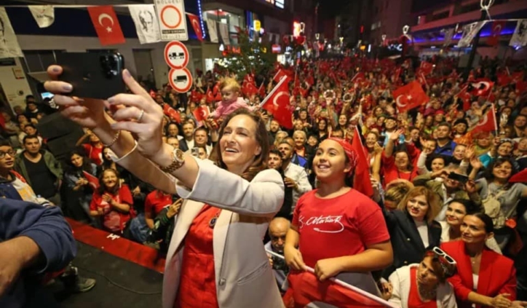 Karşıyaka Sokakları Kırmızı Beyaza Bürünecek