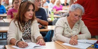 Karşıyaka’da 3. Yaş Üniversitesi’nde Yeni Dönem Başladı