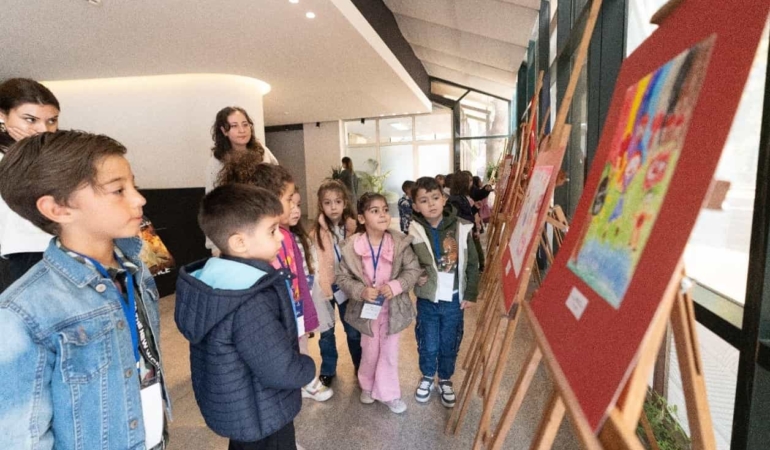 İzmir Çocuklarından Cumhuriyet ve Atatürk Sevgisi