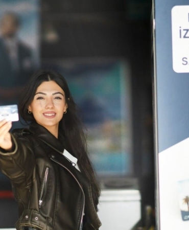 İzmir’de Gençler İçin Yeni Ulaşım Dönemi Başlıyor